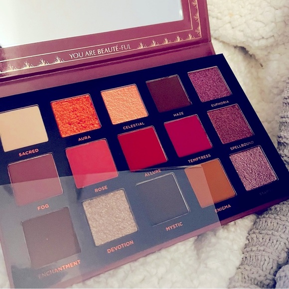 Ace Beaute ‘Mystic Romance’ Eyeshadow Palette - Picture 5 of 10